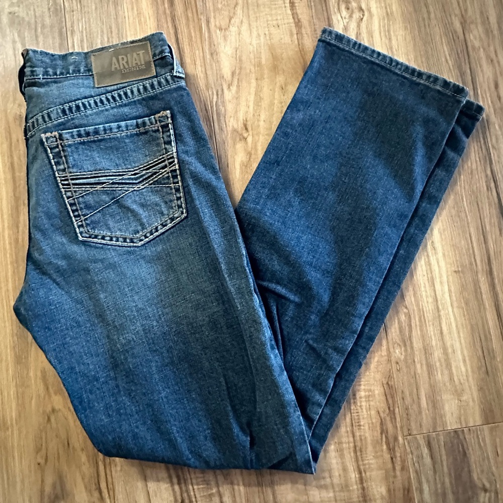 Mens Ariat M2. Relaxed Boot cut Jeans. 32/36. Like new